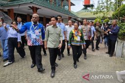 Gubernur Papua minta Gibran percepat perbaikan infrastruktur