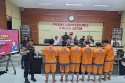 Polda Jatim amankan 997 orang terkait unjuk rasa anarkis