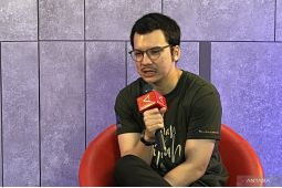 Endy Arfian belajar Bahasa Uzbekistan untuk peran "Pengin Hijrah"