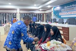 Pemkab Nagan Raya lepas keberangkatan 15 mahasiswa ke timur tengah