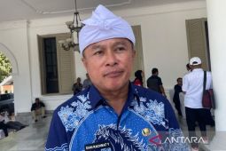 Bupati pastikan investasi pabrik sepatu masuk ke Kuningan