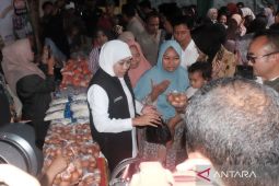 Pemprov Jatim gelar pasar murah di Kecamatan Waru Sidoarjo