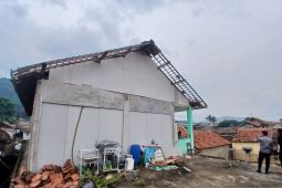 13 bangunan di Bandung rusak akibat angin puting beliung