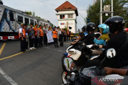Tiga pelajar tewas tertemper KA Argo Merbabu di Batang