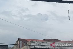 Gunung Marapi semburkan abu vulkanik setinggi satu kilometer