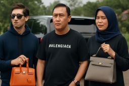 Saat gaya pejabat publik disorot akun media sosial yang jadi fenomena