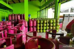 Pemkab Bekasi imbau warga beli gas bersubsidi di pangkalan resmi sesuai HET