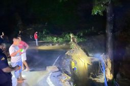 BPBD Ternate buka akses jalan tertimbun material longsor