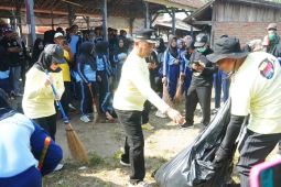 Pemkab Madiun bersihkan lingkungan peringati World Cleanup Day