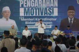 Zulhas kuliah umum di hadapan kuliah umum di Pondok Pesantren Amanatul Ummah Mojokerto