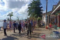 Desa Batu Belubang tampilkan pesona budaya melalui kirab 1000 telur hias dan nganggung bersama