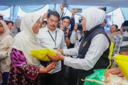 Ringankan beban warga, Pemprov Jatim gelar pasar murah di Mojokerto
