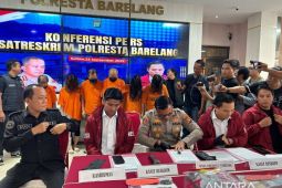 Polresta Barelang tangkap WNA Tiongkok penipu dengan modus hipnotis