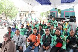 Bank Mestika gelar pemeriksaan mata dan bagikan 600 kacamata gratis ke pengemudi ojol di Medan
