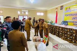 Pemkab Mimika salurkan bahan pokok untuk 5.600 KK OAP senilai Rp7,9 miliar