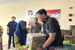 Ditresnarkoba Polda Kepri bagikan bansos ke keluarga tahanan