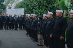 Bupati Purwakarta lantik sepuluh pejabat eselon II di tengah area perkebunan
