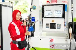 Pemerintah Indonesia turunkan harga BBM RON 95 jadi Rp7800 per liter, benarkah? Cek faktanya