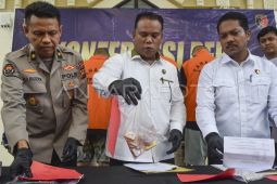 Polisi tangkap pengepul emas pertambangan ilegal