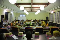 DPRD Surabaya rekomendasi SE pembatasan KK dicabut