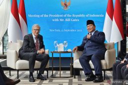 Prabowo beri tanda kehormatan miliuner Bill Gates di New York