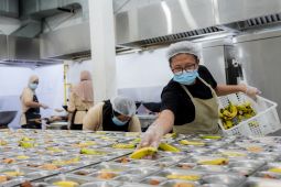 Ekonomi kemarin, dapur MBG wajib SLHS sampai Shell bantah PHK pegawai