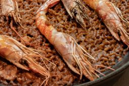 Sepiring laut dan gunung dalam hidangan Spanyol