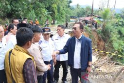 Jalan nasional di Sipirok amblas, Bupati Tapsel minta perhatian pemerintah pusat