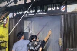 Belasan kios di kawasan Pasar Krenso Bidara Cina Jaktim hangus terbakar