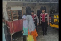 Siswa SMPN 2 Karimun diduga keracunan MBG, Polres bantu evakuasi