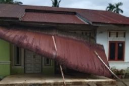 Pusdalops catat dua wilayah di Sumut dilanda cuaca  ekstrem