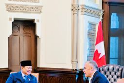 Presiden Prabowo dijamu makan malam dan diajak keliling galeri oleh PM Kanada