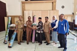 Seribu paket sembako disalurkan untuk korban banjir Mataram