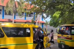 Angkutan sekolah gratis di Mataram disambut gembira pelajar
