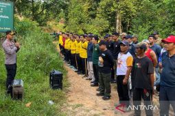 Polisi Bangka Barat bantu ciptakan lingkungan nyaman di Desa Airlimau