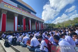 Pemprov Sultra beri bonus ke 150 siswa berprestasi  tingkat nasional