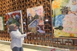 Pameran Interval Palimpsest eksplorasi warna