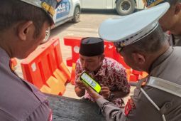 Polres Purwakarta cek kesehatan sopir guna minimalisasi kecelakaan