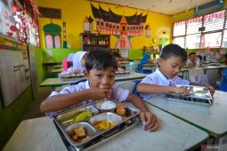 Menjaga MBG tetap berjalan melayani siswa