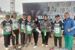 Dua warga Kalukubula dapat undian motor di Milad KAHMI