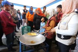 Dapur umum untuk warga terdampak gempa Situbondo