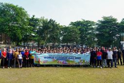 PT Timah - Pelajar Bangka peringati "World Clean Day"