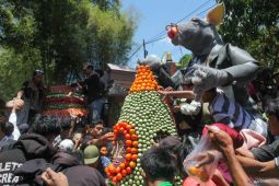 Tradisi kirab budaya sedekah bumi di Surabaya