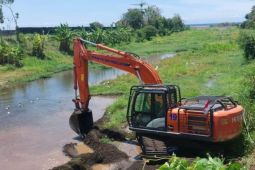 Jatim kerahkan dua ekskavator normalisasi Sungai Selogowo Situbondo