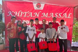 Puluhan anak ikuti khitan massal PDIP Surabaya