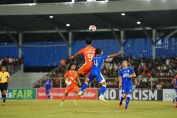 Lemparan suporter di pertandingan berujung denda Rp15 juta buat Persiraja