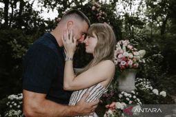 Taylor Swift dan Travis Kelce dikabarkan akan menikah pada Juli