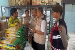 Polda Kalsel pantau stabilitas harga bapokting di Pasar Antasari