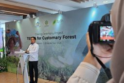 Menhut menargetkan 70 ribu ha hutan adat dapat surat penetapan sampai akhir 2025