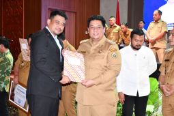 Launching UHC Prioritas, Vandiko: Warga Samosir berobat gratis cukup dengan KTP